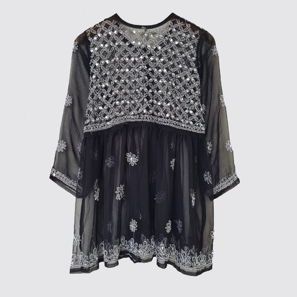 Size- M, Chikankari black embroidered chiffon top - Picture 3 of 4